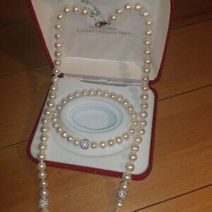 Cultured freshwater pearl beaded necklace & bracelet set